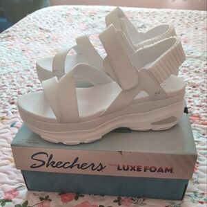 Skechers platform sandals size 10
